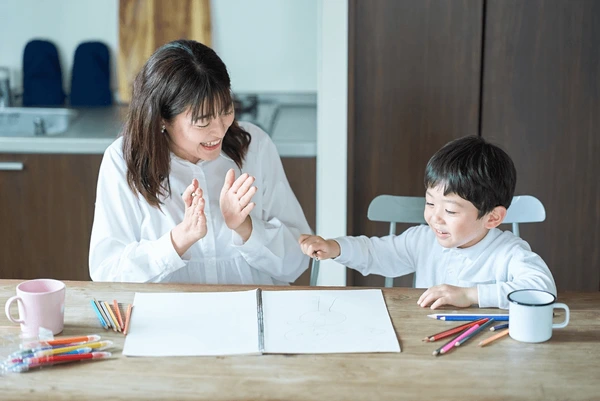 Mother who praises child