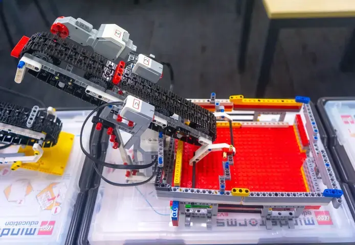 Project lego robotics university student team