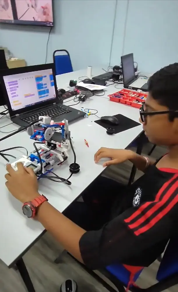 Student showcase robotic arm