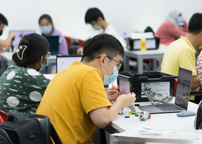 University nottingham coding school