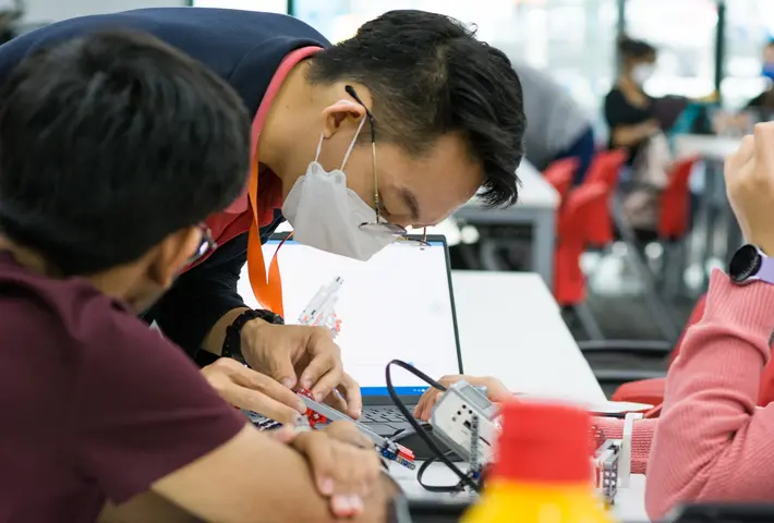 University nottingham student robotic class